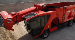 'Kuhn Antea Intense' barības maisītājs. 'Kuhn Antea Intense' barības maisītājs.