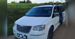 Migrantu pārvadāšanai izmantotais "Chrysler" markas automobilis. Migrantu pārvadāšanai izmantotais "Chrysler" markas automobilis.