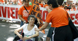 Marikarmena Abaskala šā gada maijā Madridē piedalījās protestos pret dzīves dārdzību. Marikarmena Abaskala šā gada maijā Madridē piedalījās protestos pret dzīves dārdzību.