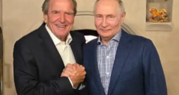 Šrēders un Putins Maskavā. 