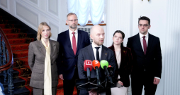 Partijas "Progresīvie" pārstāvji - Agnese Lāce, Atis Švinka, Andris Šuvajevs, Antoņina Ņenaševa un Mārtiņš Hiršs.