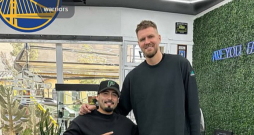 Kristaps Porziņģis šonedēļ pabija frizētavā Kalifornijā. Cerams, tā ir laba zīme un viņš sagatavojās atkal būt starmešu gaismā.