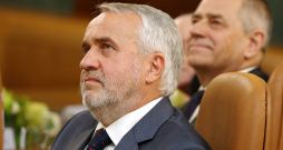 Bijušais Ministru prezidents Andris Šķēle. Bijušais Ministru prezidents Andris Šķēle.
