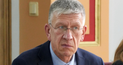 Saeimas Juridiskās komisijas priekšsēdētājs Andrejs Judins. Saeimas Juridiskās komisijas priekšsēdētājs Andrejs Judins.
