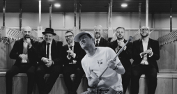 Ralfs Eilands un "Very Cool People".