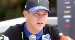 Motobraucējs Mairis Pumpurs.