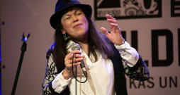 Mirta un HOT Acoustic B.