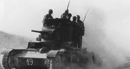 Padomju tanks ar spāņu republikāņu karavīriem 1937. gadā.