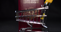 Vai Latvijas pilsonību var nopirkt?