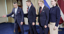 ASV aizsardzības sekretārs Pīts Hegsets (no kreisās) Pentagonā uzņēma trīs Baltijas valstu aizsardzības ministrus – Hanno Pevkuru (Igaunija), Andri Sprūdu (Latvija) un Dovili Šakalieni (Lietuva). 