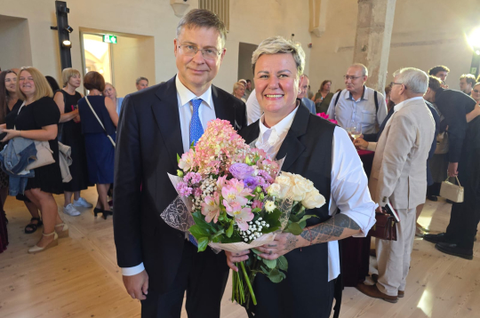 Lindas Mūrnieces grāmatas svinīgā atvēršana. 