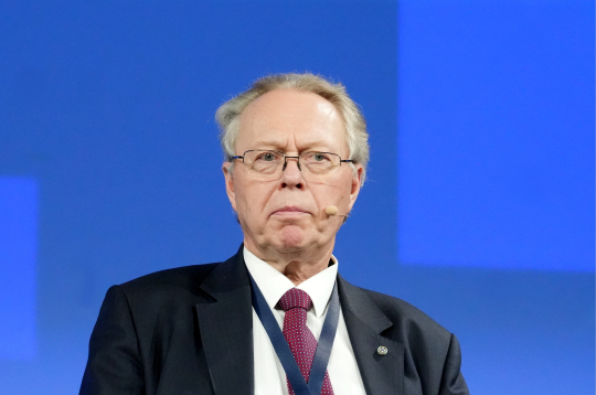 SIA "Latvijas mobilais telefons" prezidents Juris Binde piedalās paneļdiskusijā "Ceļš uz kapitāla tirgu, kāpēc ne/-ē!?" Latvijas kapitāla tirgus forumā 2024 "Jaudīgi uzņēmumi, spējīgāka valsts".
