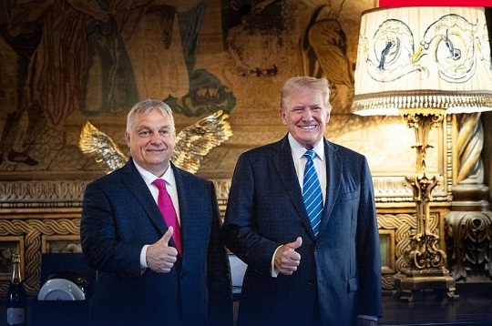 Biežās Viktora Orbāna un Donalda Trampa tikšanās un telefonsarunas liecina, ka tieši Ungārijas premjerministrs varētu būt ES transformācijas iniciators no savienības iekšienes. Biežās Viktora Orbāna un Donalda Trampa tikšanās un telefonsarunas liecina, ka tieši Ungārijas premjerministrs varētu būt ES transformācijas iniciators no savienības iekšienes.