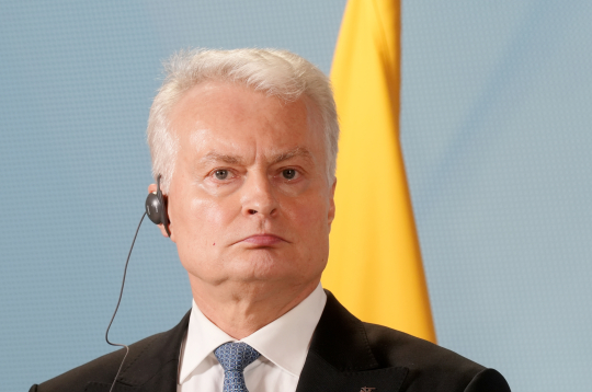 Lietuvas prezidents Gitans Nausēda piedalās preses konferencē pēc tikšanās ar Latvijas un Igaunijas prezidentiem Latvijas Nacionālajā bibliotēkā. Lietuvas prezidents Gitans Nausēda piedalās preses konferencē pēc tikšanās ar Latvijas un Igaunijas prezidentiem Latvijas Nacionālajā bibliotēkā.