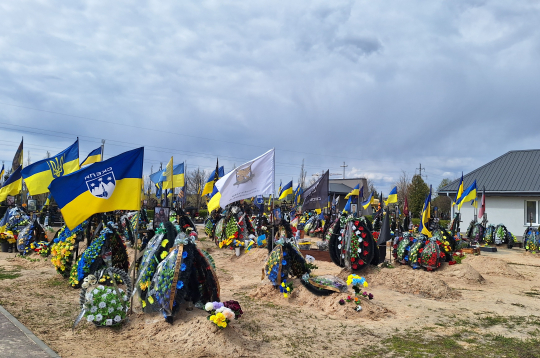 Kritušo Ukrainas karavīru kapi Bučā.
