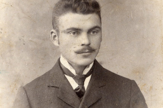 Vilis Lauskis (1887–1968)
ir spilgts talants Latvijas dārzkopībā. Attēlā - Vilis Lauskis aptuveni 20 gadu vecumā.