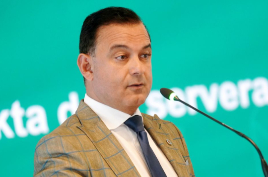 Veselības ministrs Hosams Abu Meri.