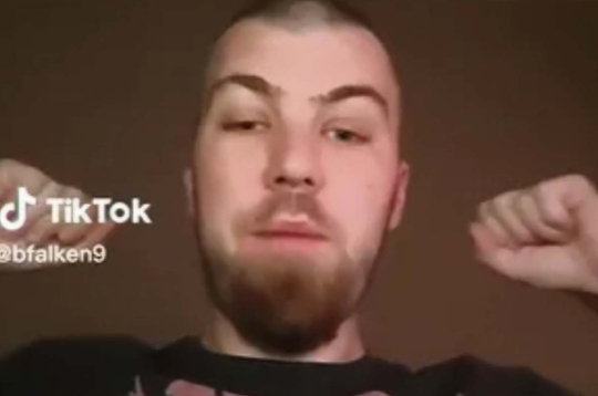 Edgars Bleiders sociālajos tīklos naidīgi izteicies par latviešiem un ukraiņiem, slavējis Krievijas armijas izvērsto karu pret Ukrainas valsti. Edgars Bleiders sociālajos tīklos naidīgi izteicies par latviešiem un ukraiņiem, slavējis Krievijas armijas izvērsto karu pret Ukrainas valsti.