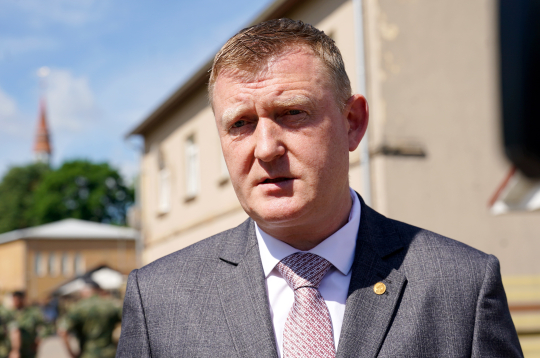 Aizsardzības ministrs Raivis Melnis. Aizsardzības ministrs Raivis Melnis.