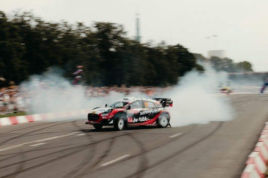 Šovs "Red Bull Showrun" Rīgā. Šovs "Red Bull Showrun" Rīgā.