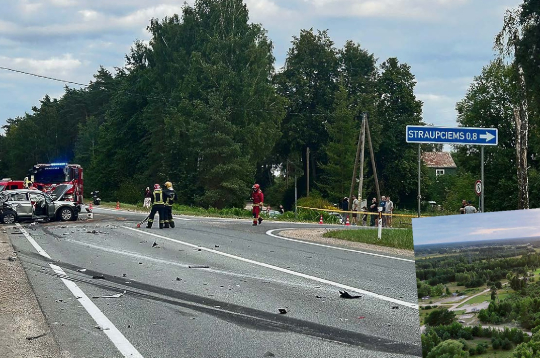 Pēc neoficiālas informācijas, vieglās automašīnas vadītājs bija gatavojies veikt kreiso pagriezienu uz Straupciemu, kravas auto iebraucis folksvāgenam aizmugurē un ietriecis to pretējā joslā. Tur tas sadūries ar mersedesu. Folksvāgens iestumts atpakaļ joslā, bet mersedess iebraucis pretējās ceļa puses grāvī. Pēc neoficiālas informācijas, vieglās automašīnas vadītājs bija gatavojies veikt kreiso pagriezienu uz Straupciemu, kravas auto iebraucis folksvāgenam aizmugurē un ietriecis to pretējā joslā. Tur tas sadūries ar mersedesu. Folksvāgens iestumts atpakaļ joslā, bet mersedess iebraucis pretējās ceļa puses grāvī.