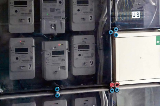 Elektroenerģijas piegādes operators un tirgotājs viedās uzskaites infrastruktūras datus izmanto norēķiniem un tirgus darbībai; tīkla pārvaldītājs – plānošanai, bet mājsaimniecības ieguvums nav automātisks: lai gūtu ietaupījumu, dati jāanalizē un, iespējams, jāmaina paradumi. Elektroenerģijas piegādes operators un tirgotājs viedās uzskaites infrastruktūras datus izmanto norēķiniem un tirgus darbībai; tīkla pārvaldītājs – plānošanai, bet mājsaimniecības ieguvums nav automātisks: lai gūtu ietaupījumu, dati jāanalizē un, iespējams, jāmaina paradumi.
