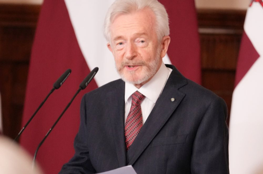 Mākslinieks, mākslas vēsturnieks Imants Lancmanis.