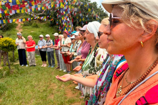 Latvijas ceļotāji, kuri uz Nepālu un Tibetu devās Viktorijas Darakovas un "Yantra.lv" organizētā braucienā, dalījās ar iespaidiem arī sociālajos tīklos. Šis attēls publicēts grupas dalībnieka Raimonda Kļaviņa feisbuka kontā 13. augustā.