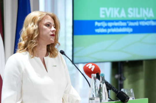 Partiju apvienības "Jaunā Vienotība" (JV) Vidzemes saraksta līdere, Saeimas deputāte Evika Siliņa. Partiju apvienības "Jaunā Vienotība" (JV) Vidzemes saraksta līdere, Saeimas deputāte Evika Siliņa.