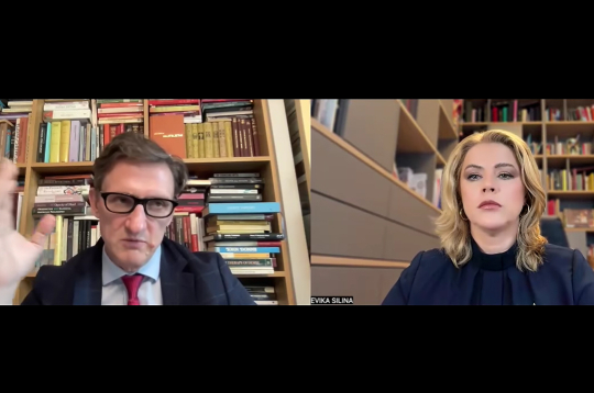 Polittehnologs Jurģis Liepnieks intervē bijušo premjeri Eviku Siliņu. Polittehnologs Jurģis Liepnieks intervē bijušo premjeri Eviku Siliņu.