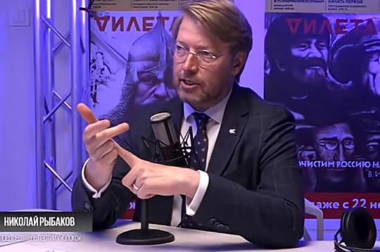 Partijas "Jabloko" vadīājs Nikolajs Ribakovs. Partijas "Jabloko" vadīājs Nikolajs Ribakovs.
