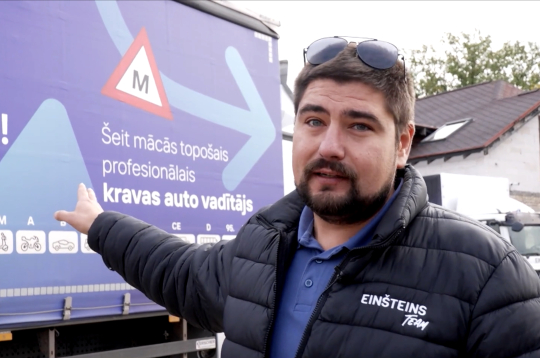 Agris Rubins-Kļavinskis, braukšanas instruktors. Agris Rubins-Kļavinskis, braukšanas instruktors.