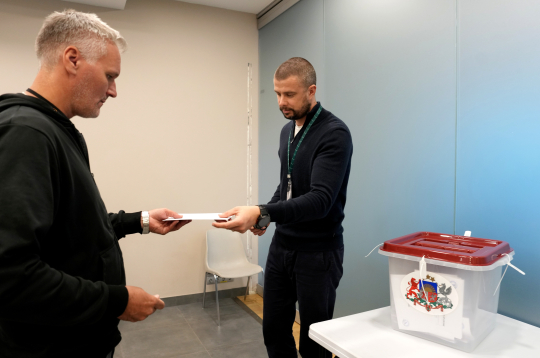 15. Saeimas vēlēšanu 935. iecirknis lidotā Rīga. 15. Saeimas vēlēšanu 935. iecirknis lidotā Rīga.