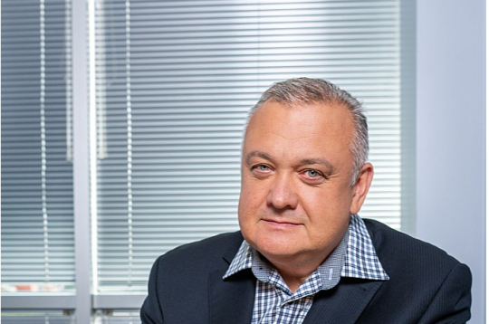 "Šobrīd ir jāizvēlas, vai nu investēt ražošanas attīstībā, vai arī pēc 10–15 gadiem mūsu tirgu pārplūdinās poļu desas," uzsver uzņēmuma "Forevers" dibinātājs un vadītājs Andrejs Ždans.