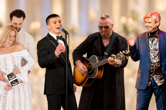 Evija Fogele-Vaļeniece, Dzintars Čīča, Andris Kivičs, Dž. Dž. Džilindžers. Evija Fogele-Vaļeniece, Dzintars Čīča, Andris Kivičs, Dž. Dž. Džilindžers.