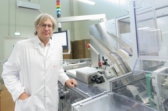 "Lotos Pharma" ir viena no modernākajām uztura bagātinātāju ražonēm ne tikai Baltijā, bet visā Ziemeļeiropā. Tā ir piemērota arī medikamentu ražošanai, kas būs nākamais solis uzņēmuma attīstībā," saka uzņēmuma "Lotos Pharma" īpašnieks Kaspars Ivanovs.