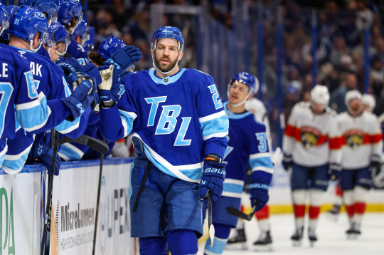 Zemgus Girgensons Tampabejas "Lightning" formā. Zemgus Girgensons Tampabejas "Lightning" formā.