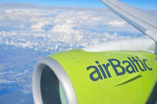 "airBaltic".