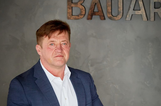 Talsu uzņēmuma "BauArt" īpašnieks un valdes priekšsēdētājs Alvis Krēķis: "Es kā būvnieks pagaidām īpašas sekmes birokrātijas samazināšanā būvniecībā neredzu, kaut gan nevar noliegt, ka digitālās vides ieviešana atvieglo darbu."