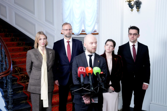 Partijas "Progresīvie" pārstāvji - Agnese Lāce, Atis Švinka, Andris Šuvajevs, Antoņina Ņenaševa un Mārtiņš Hiršs.