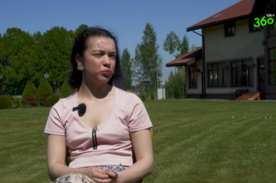 Sociālā projekta "Caur ērkšķiem uz…" dalībniece Agnese.