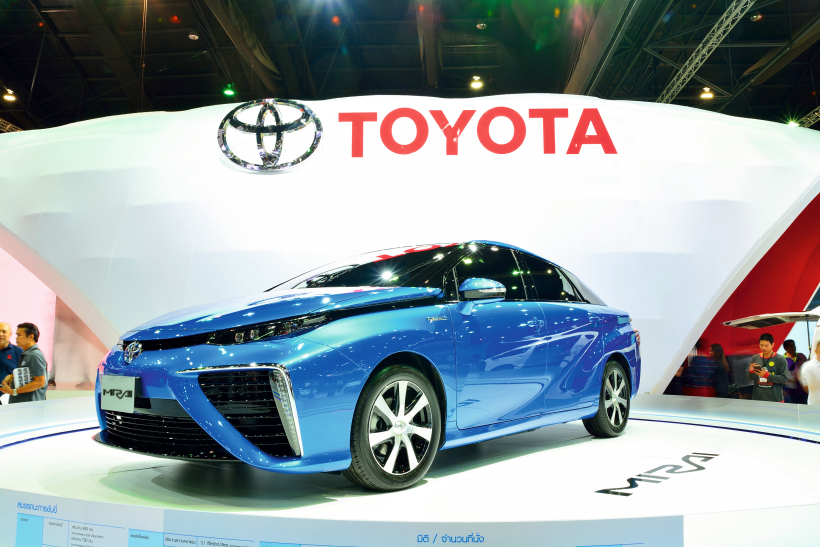 Ar ūdeņradi darbināmā "Toyota Mirai".