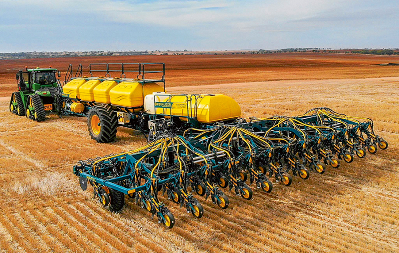 'Lemken Equalizer Seeder'. 'Lemken Equalizer Seeder'.