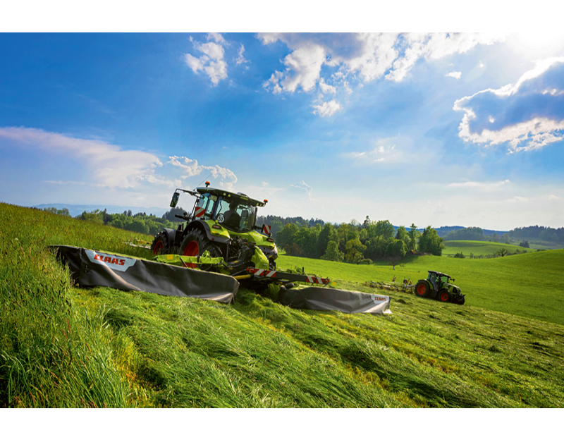 'Claas Disco' pļaujmašīna. 'Claas Disco' pļaujmašīna.