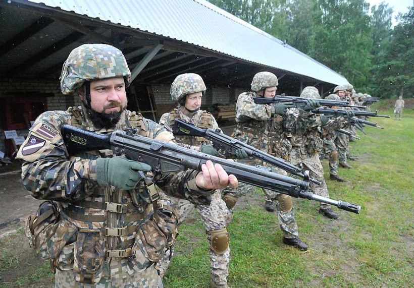 Jauno zemessargu apmācība. Jauno zemessargu apmācība.