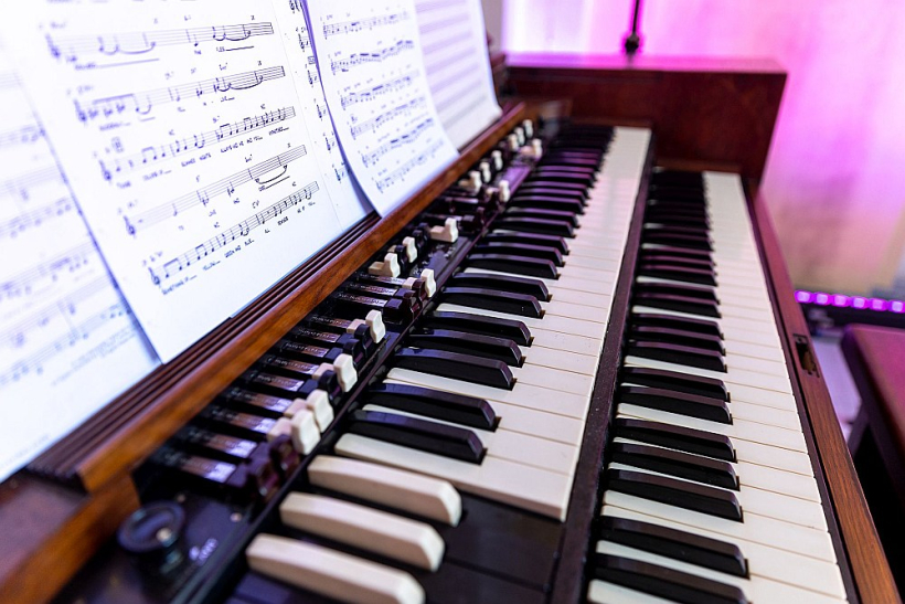 Rīgā ražotās ērģeles ir vecākas par citiem instrumentiem, ar kuriem parasti muzicē pasaulē. Rīgā ražotās ērģeles ir vecākas par citiem instrumentiem, ar kuriem parasti muzicē pasaulē.