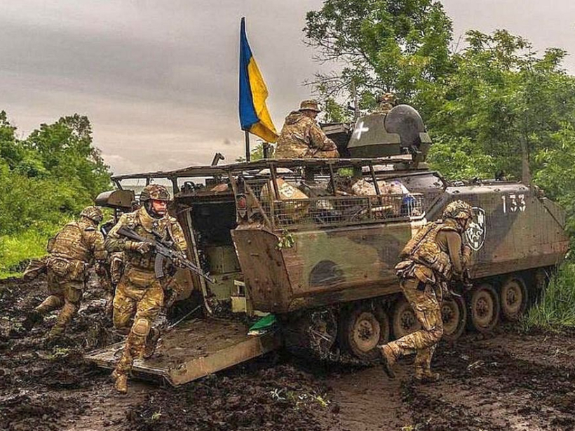 Ukraiņu karavīri. Ukraiņu karavīri.