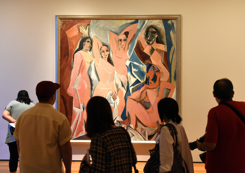 Pablo Pikaso glezna “Les Demoiselles D'Avignon” Modernās mākslas muzejā Ņujorkā.