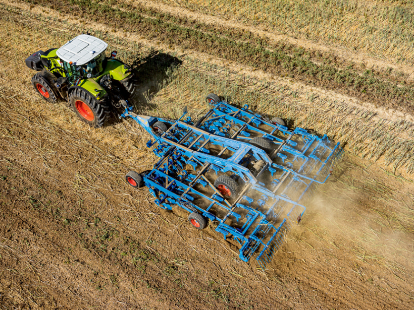 'Lemken Koralin 9' kultivators. 'Lemken Koralin 9' kultivators.