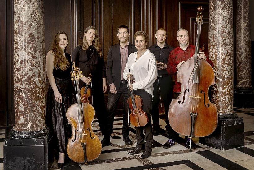 "Ensemble Masques" ir ierakstu izdevniecības ALPHA mākslinieki, un Dītriha Bukstehūdes mūzikas albums, kurš tapa kopā ar ansambli "Vox Luminis", saņēmis prestižo "Gramophone" balvu. "Ensemble Masques" ir ierakstu izdevniecības ALPHA mākslinieki, un Dītriha Bukstehūdes mūzikas albums, kurš tapa kopā ar ansambli "Vox Luminis", saņēmis prestižo "Gramophone" balvu.